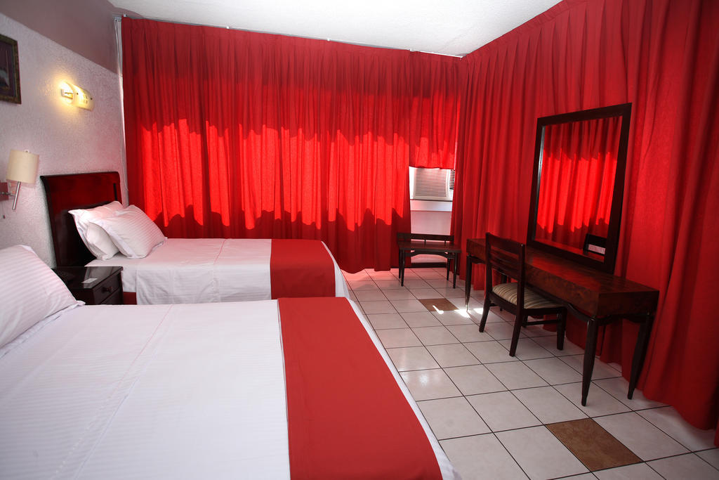 Hotel Robert Prince Poza Rica Rom bilde